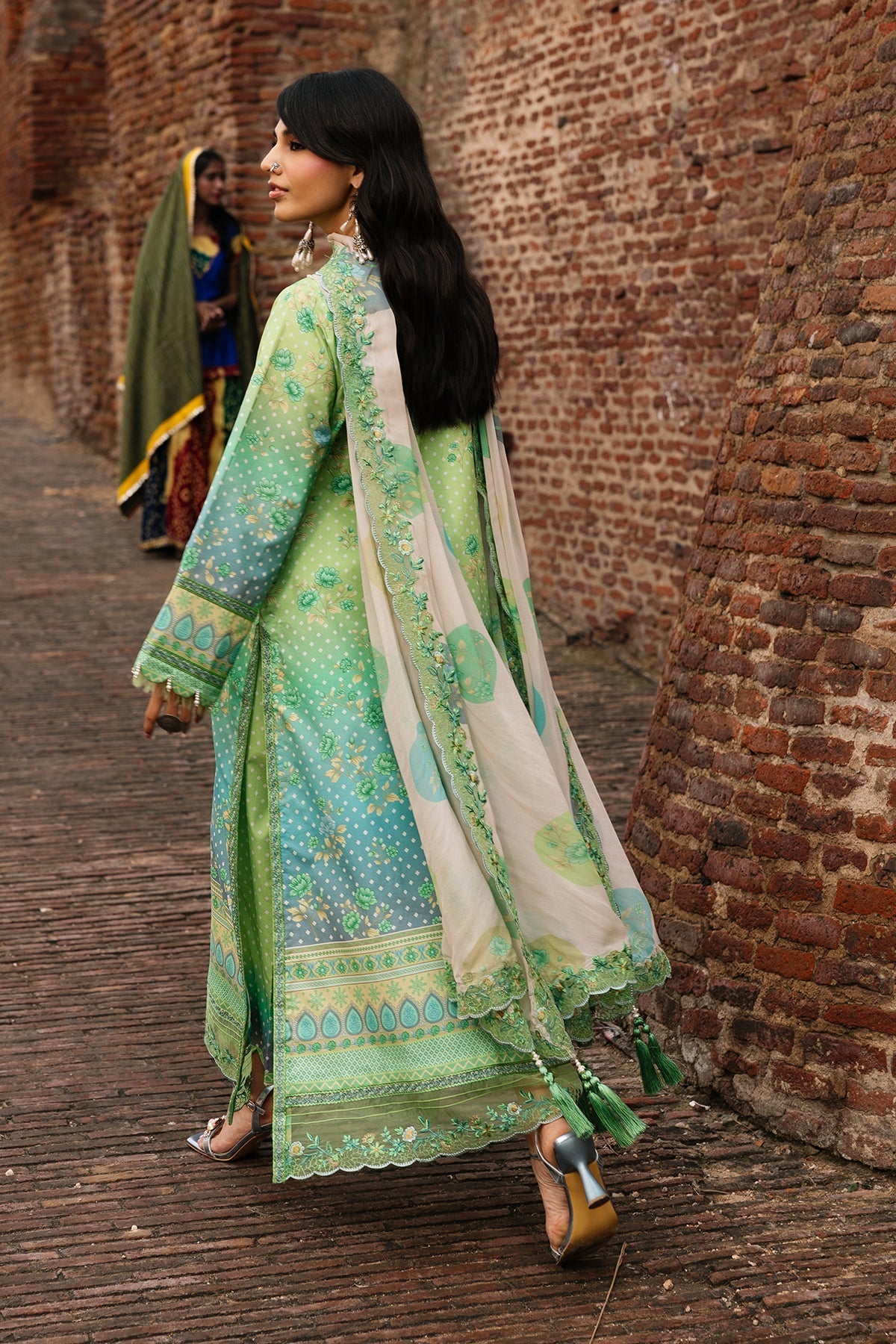 Charizma Chunri Lawn – CHN6-07