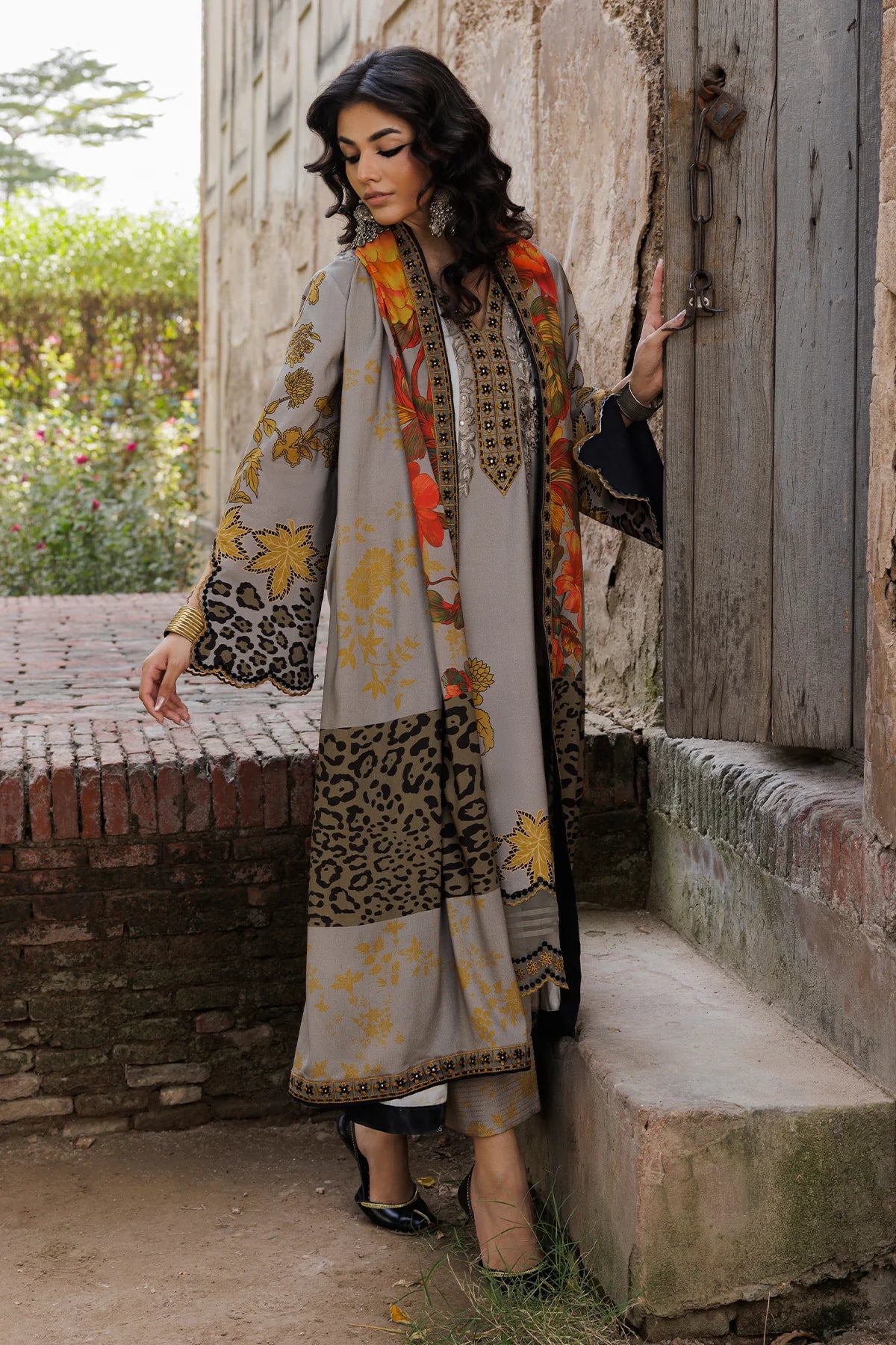 Charizma Embroidered Linen Collection’25 CCW6-14