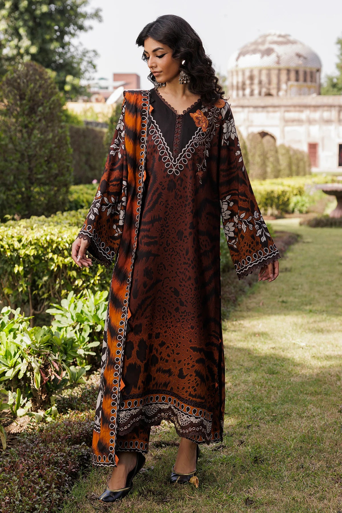 Charizma Embroidered Linen Collection’25 CCW6-15