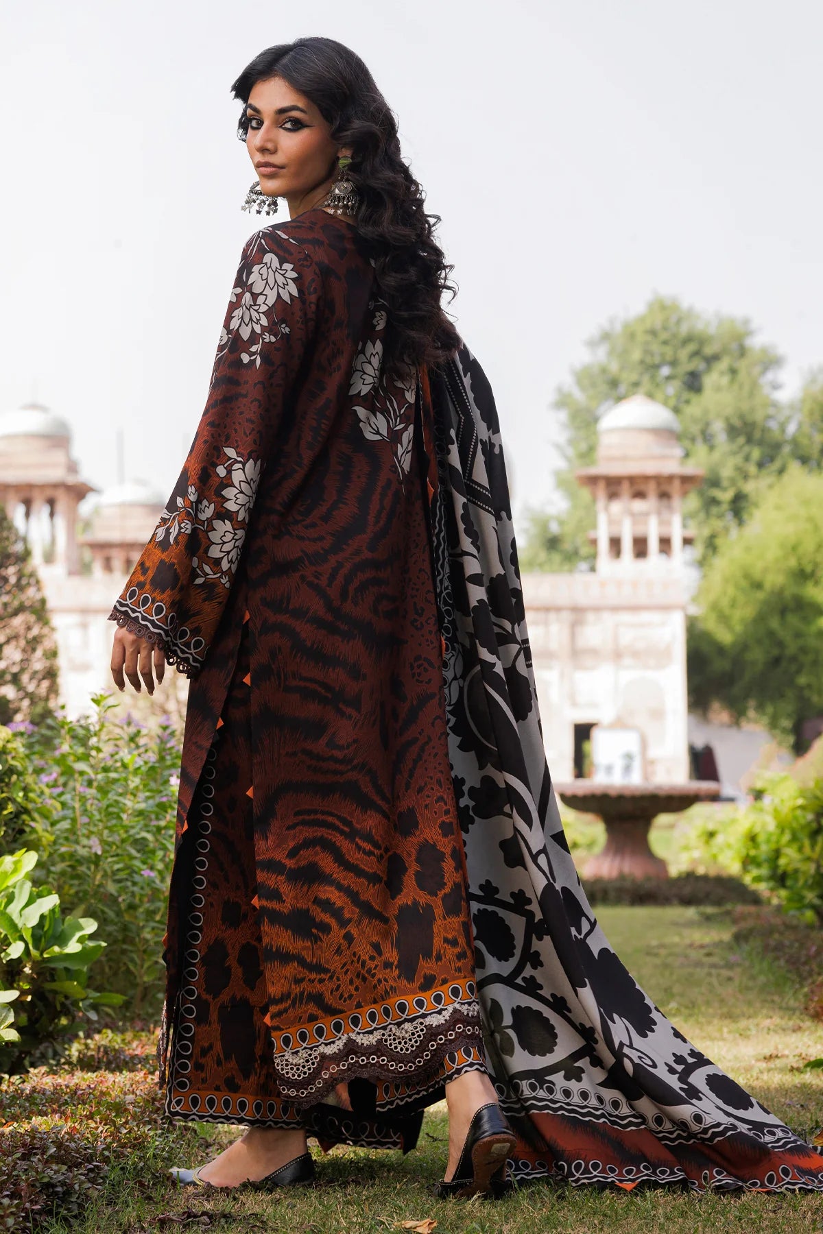 Charizma Embroidered Linen Collection’25 CCW6-15