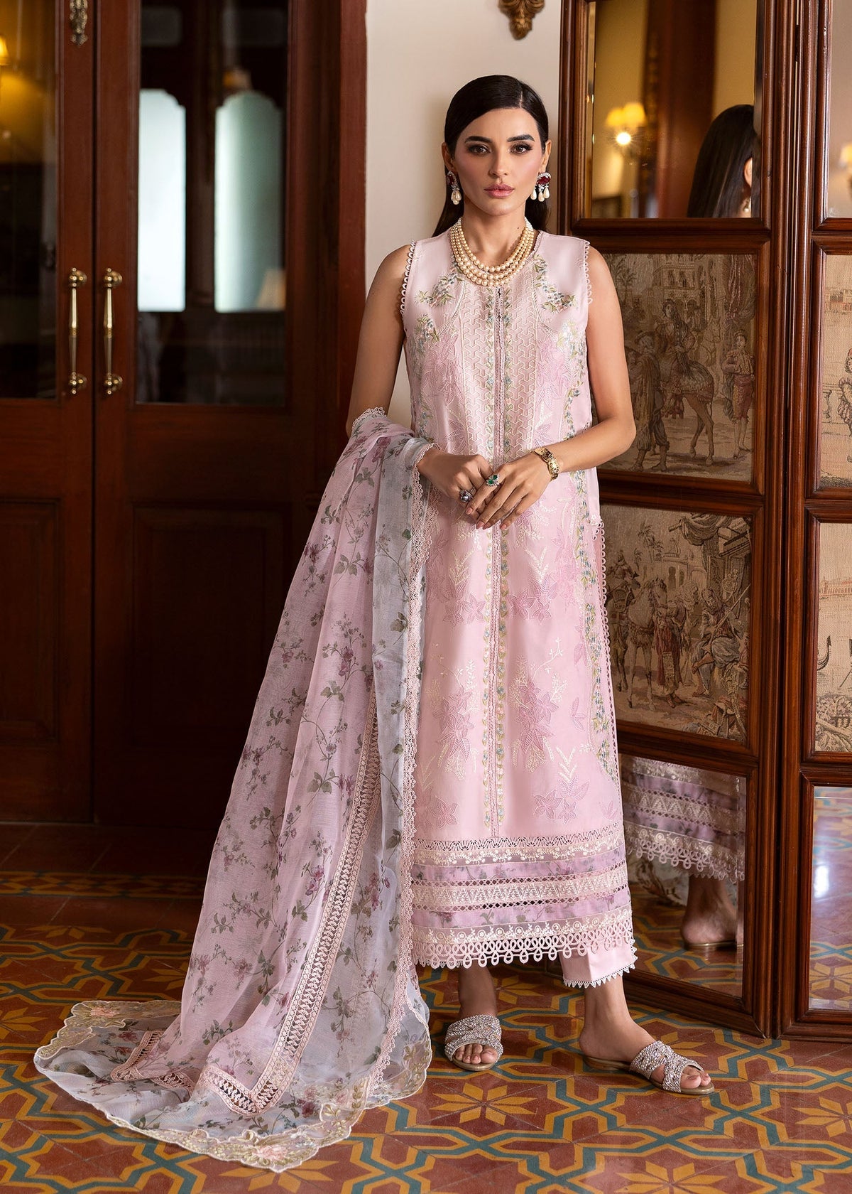 Saira Shakira Bloom Luxury Lawn – CHLOE 3-A