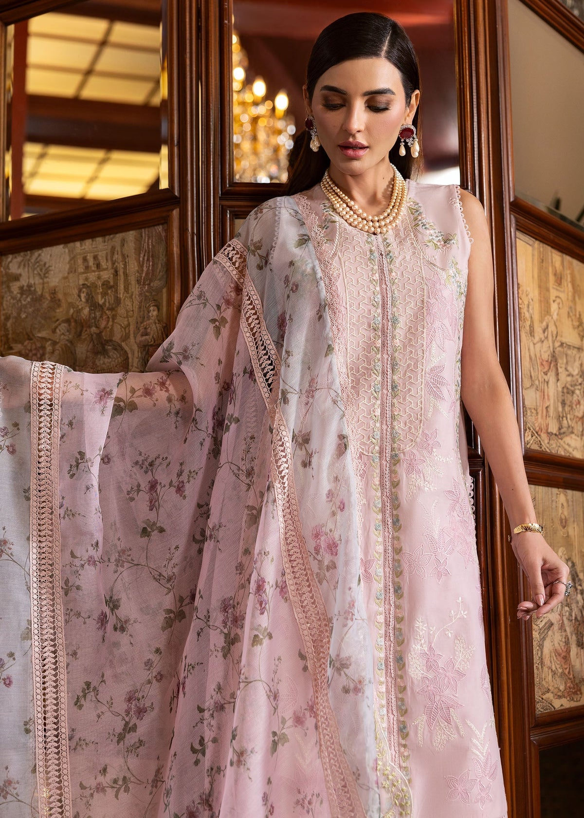 Saira Shakira Bloom Luxury Lawn – CHLOE 3-A