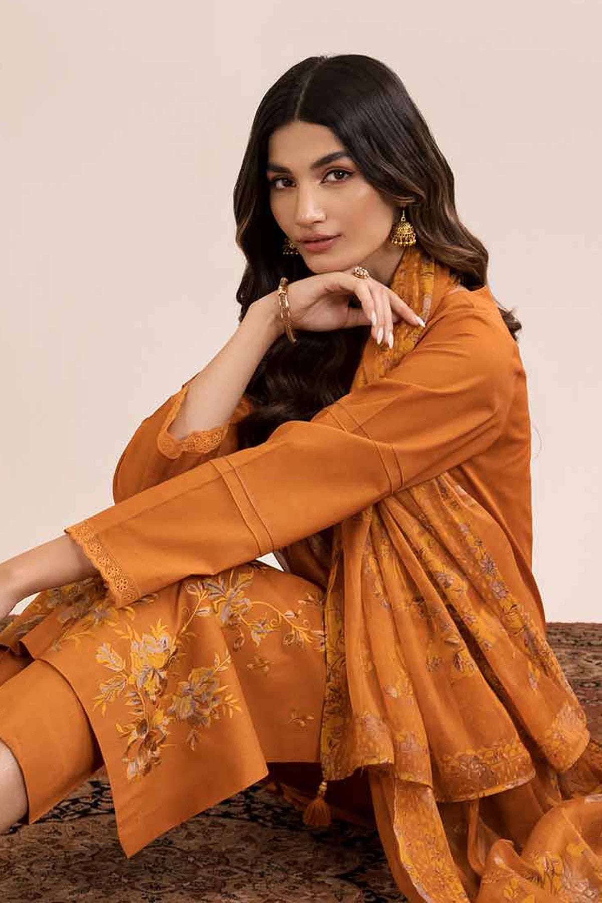 Nishat Spring it on Embroidered Cambric Unstitched 3Pc Suit - 42401036
