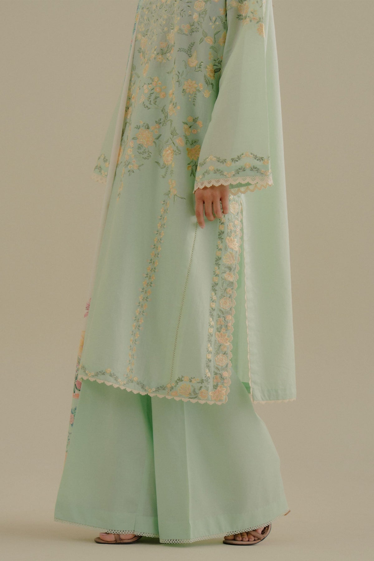Coco Lawn Drop II by Zara Shahjahan – Velin-7A