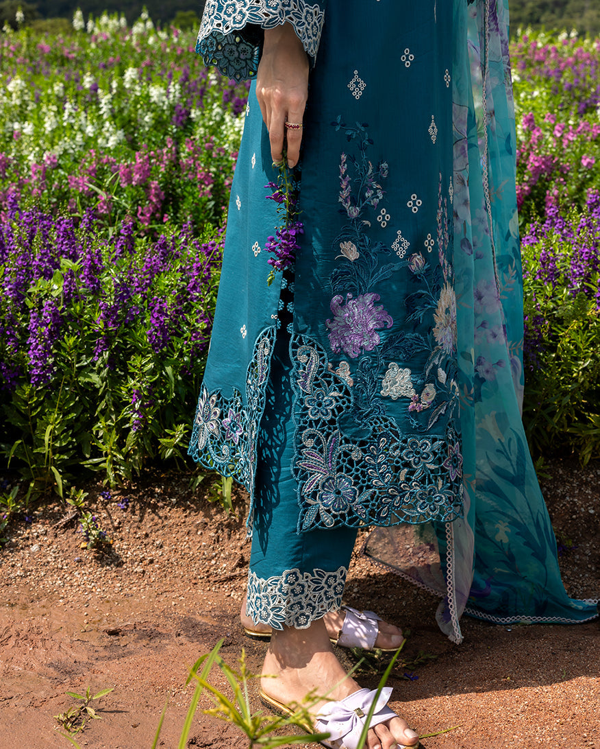 Mushq Hemline Lawn · The Secret Garden – Emerald Fern