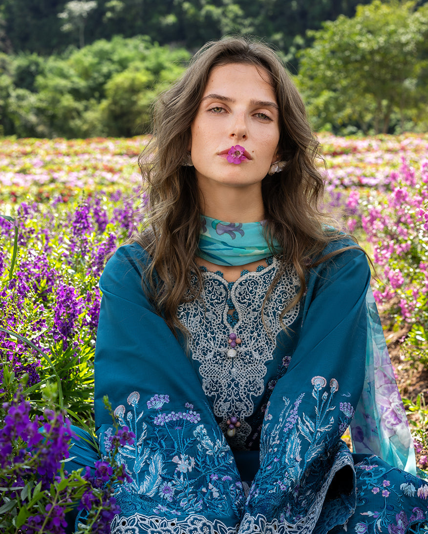 Mushq Hemline Lawn · The Secret Garden – Emerald Fern
