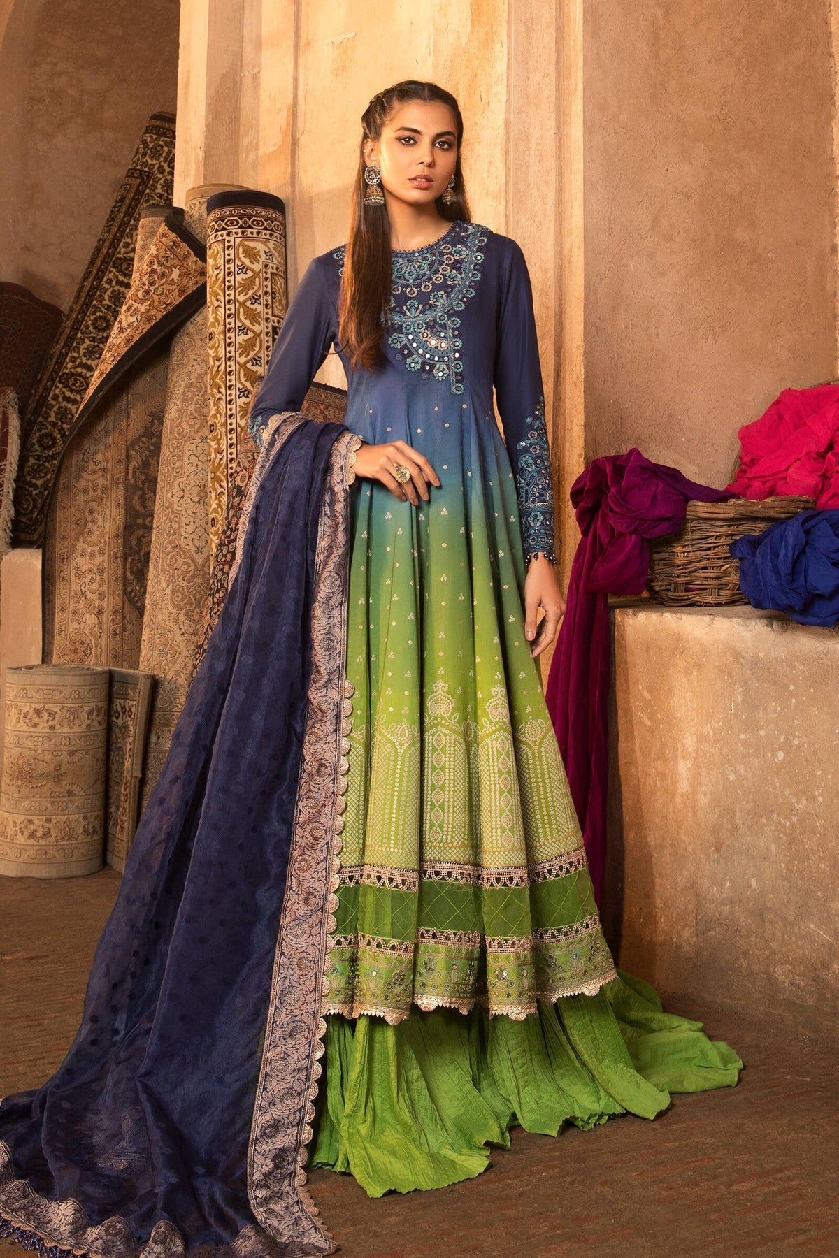 MARIA.B Mein Teri Aan Luxury Lawn Collection 2022 – D-2205-B