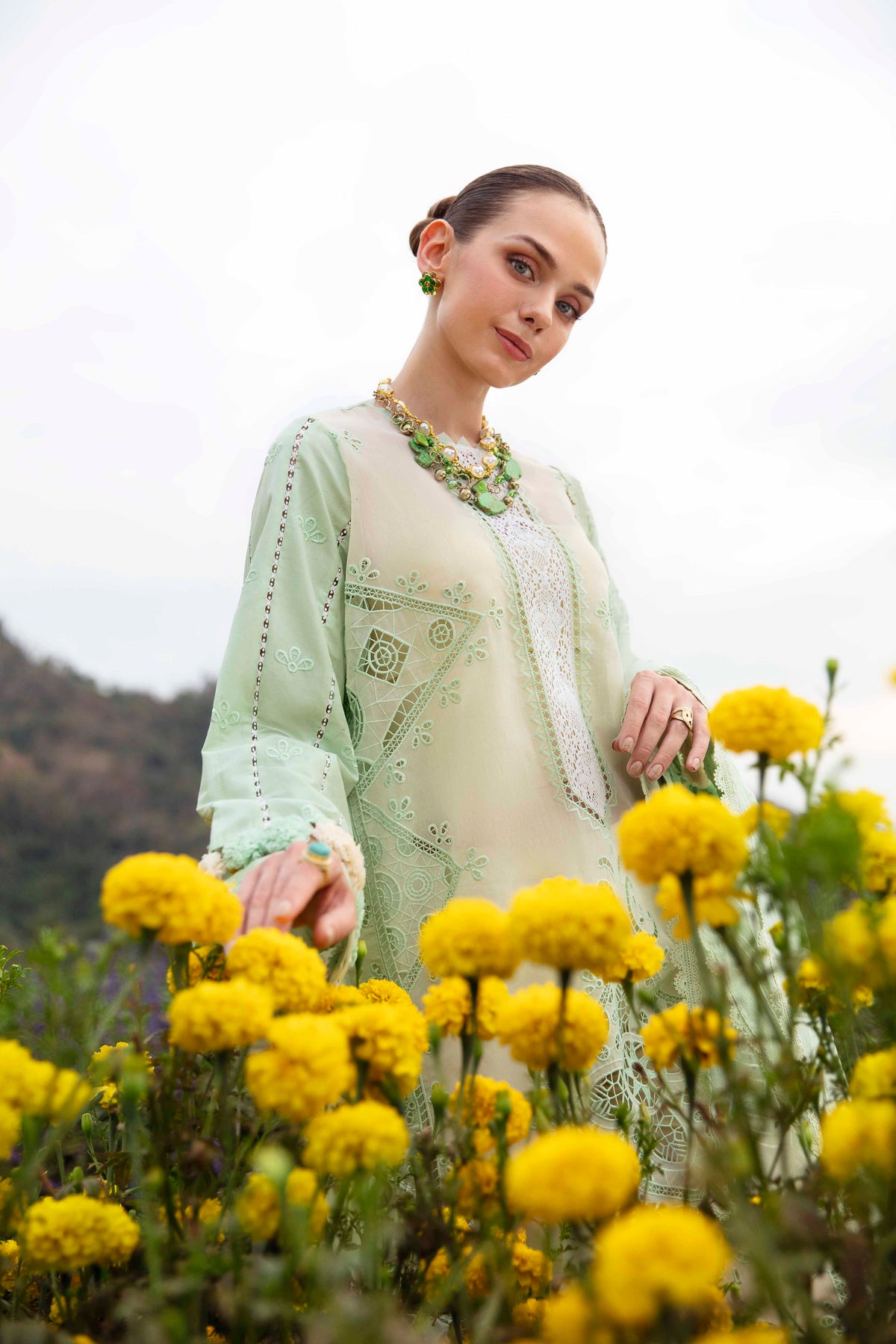 Sable Vogue Luxury Lawn Collection 2024 – NISA