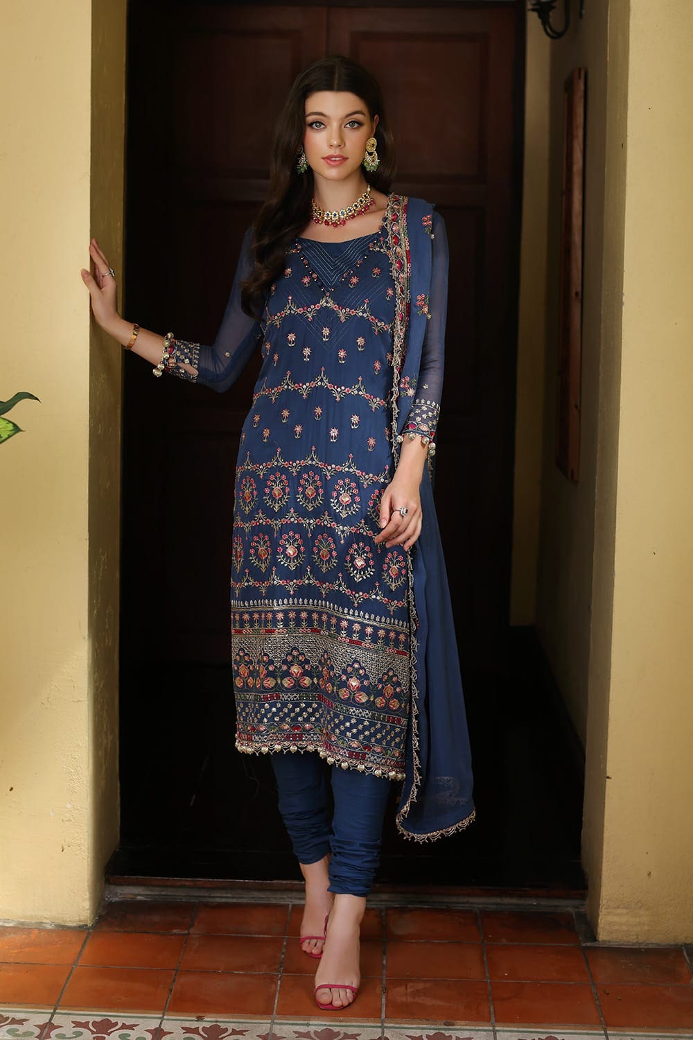 3 Piece Embroidered Chiffon Unstitched Suit with Embroidered Chiffon Dupatta and Inner LE-42014