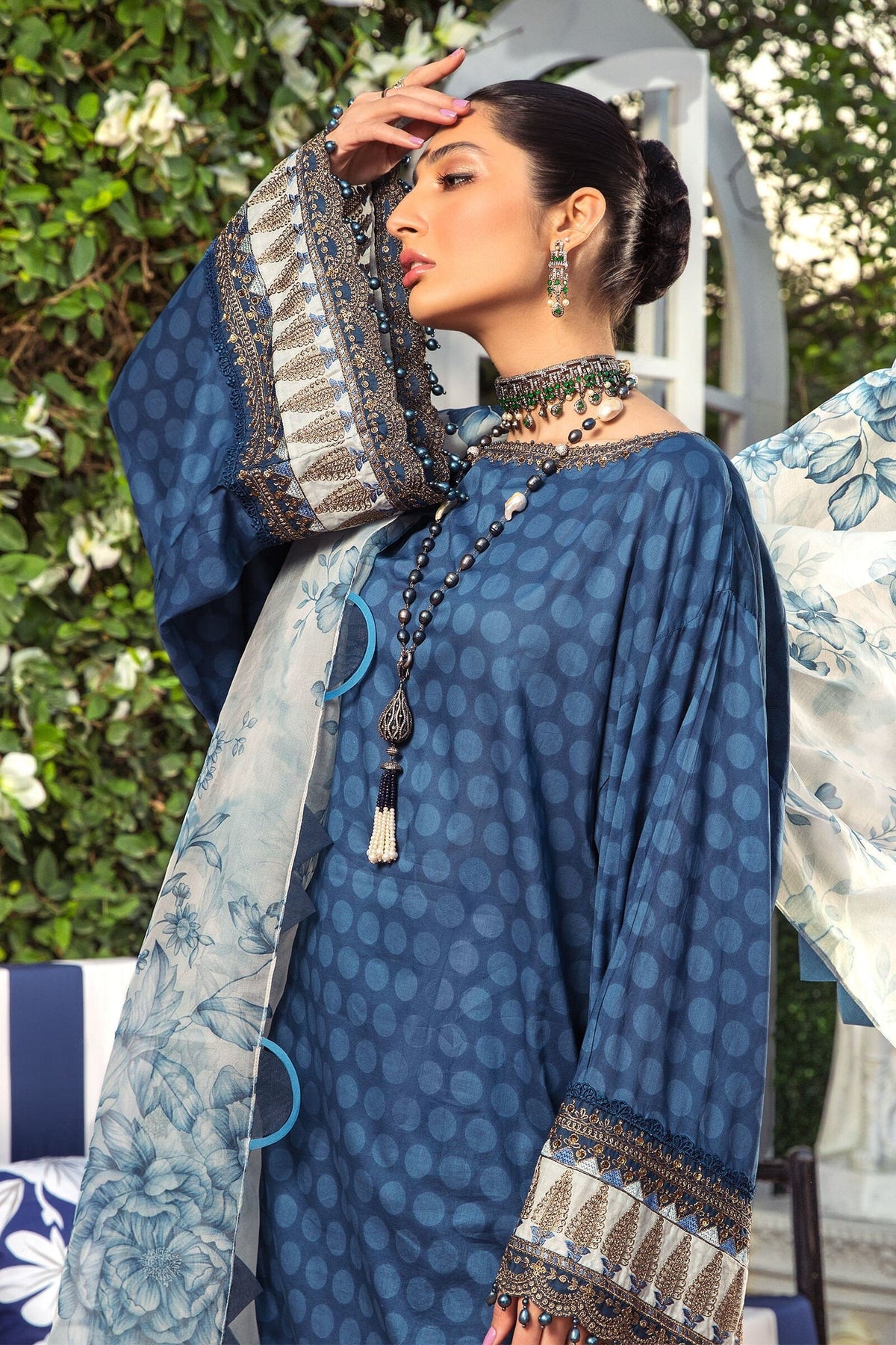 Maria b Mprints Lawn Suits 2022 – MPT-1304-B