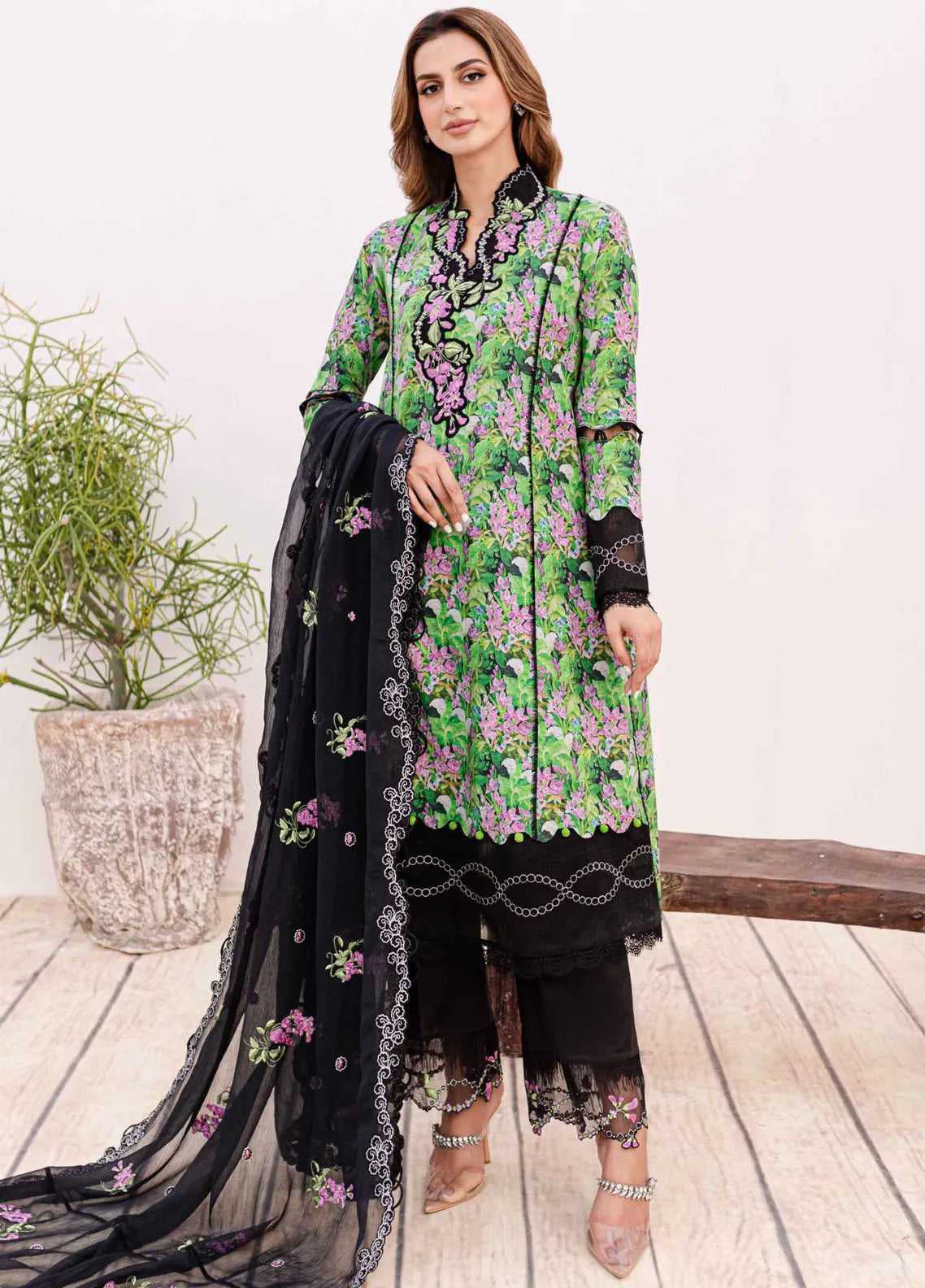 Shiree By Sable Vogue Embroidered Lawn D-06 Black Iris.