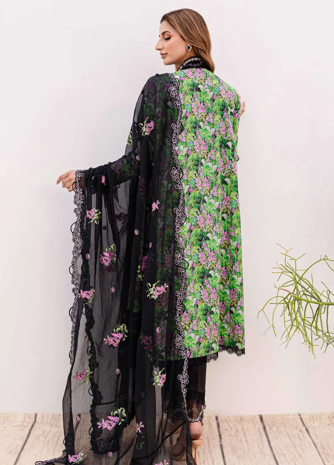 Shiree By Sable Vogue Embroidered Lawn D-06 Black Iris.