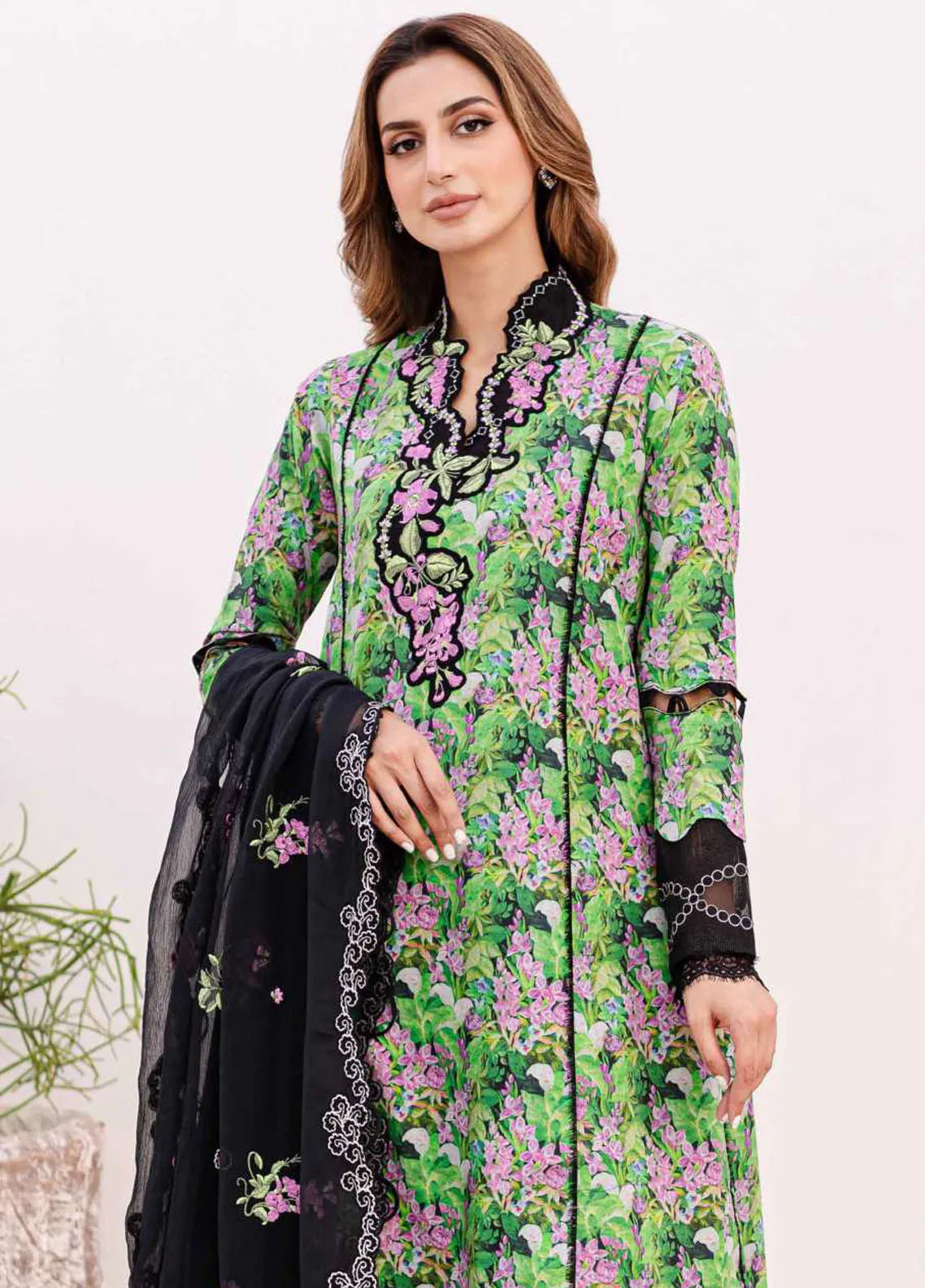 Shiree By Sable Vogue Embroidered Lawn D-06 Black Iris.